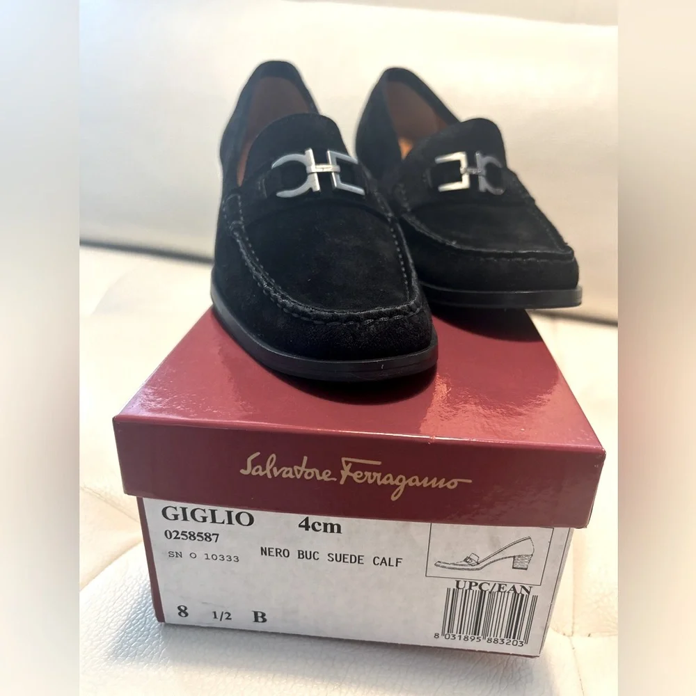 Ferragamo NEW!! Suede Stack Heel Loafer Sz. 8.5 B - Picture 2 of 9